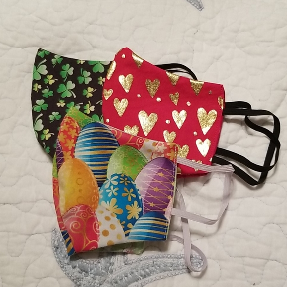 Trio of holiday facemask, chain and no touchkey - Picture 8 of 8